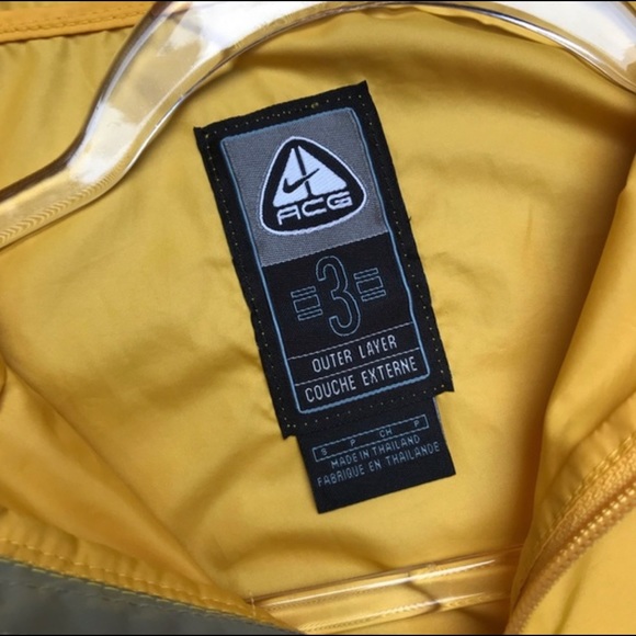 NIKE ACG3 Yellow Outer Layer Pocketed Rain Jacket - Picture 9 of 9